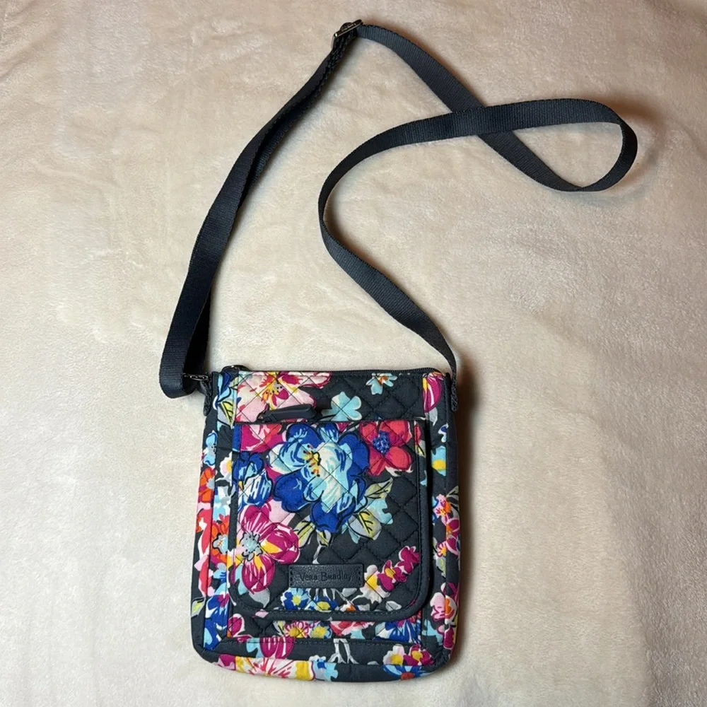 Vera Bradley Crossbody PRETTY POSIES Floral Quilted Purse Handbag - Picture 4 of 13